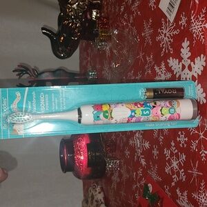 NIB Squishmallow kids/adu electric toothbrush powered by sonic great xmas gifts!